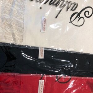 Gorgeous Pashmina (70% Pashmina 30% Silk)  (67”x261/2”)